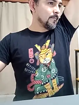 Bradd_32 在線直播表演