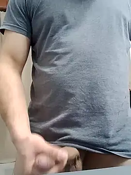 Bradd_32 Show Webcam