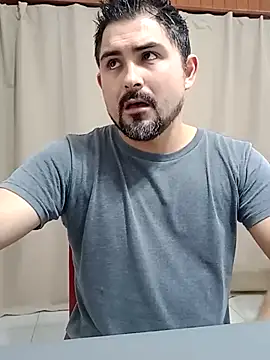 Bradd_32 网络视讯表演