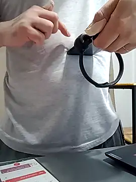 Bradd_32 网络视讯表演
