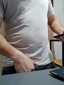 Bradd_32 Webcam show