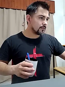Bradd_32 Show Webcam
