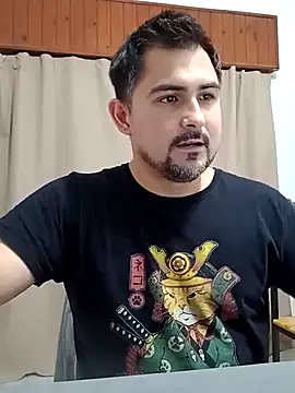 Bradd_32 在線直播表演