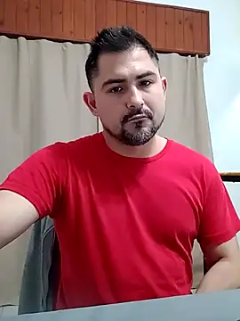 Bradd_32 在線直播表演