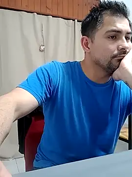 Bradd_32: διαδικτυακό σόου στην κάμερα