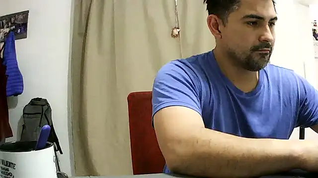 Bradd_32 Show in webcam