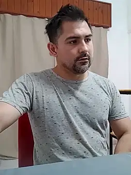 Bradd_32's Webcam Show