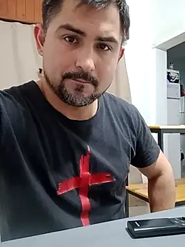 Bradd_32 在線直播表演