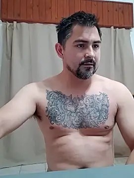 Bradd_32 在線直播表演