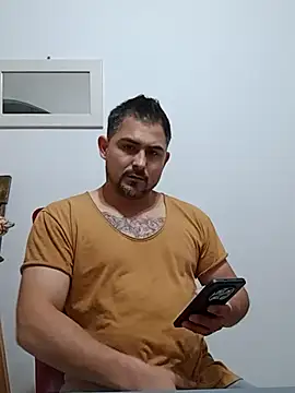 Bradd_32's Webcam Show