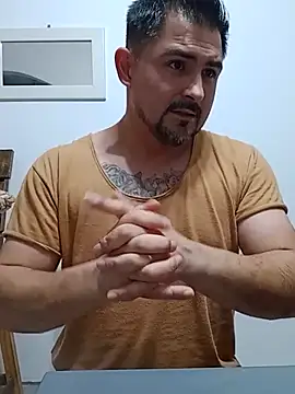 Bradd_32 webkamerás műsora
