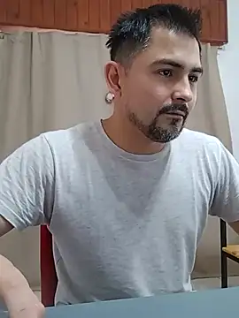 Bradd_32's Webcam Show