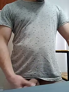 Bradd_32's Webcam Show