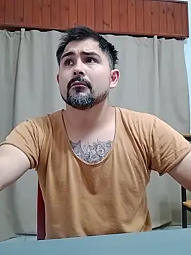 Bradd_32 Show Webcam