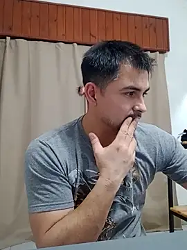 Bradd_32's Webcam Show