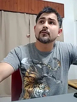 Bradd_32 Шоу с уебкамера