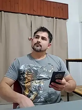 Bradd_32 Chat XXX in diretta