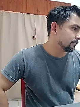 Bradd_32's Webcam Show