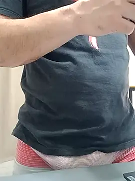 Bradd_32's Webcam Show