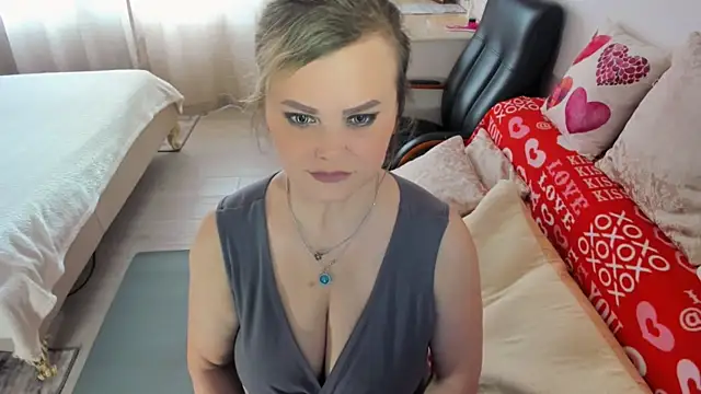 MildMature's Live XXX Chat