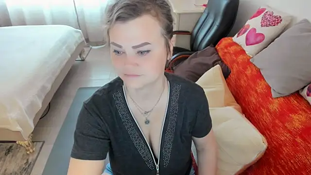 MildMature Webcam Show