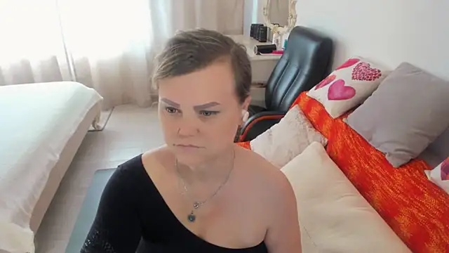 MildMature live XXX chat