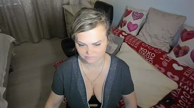 MildMature's Webcam Show