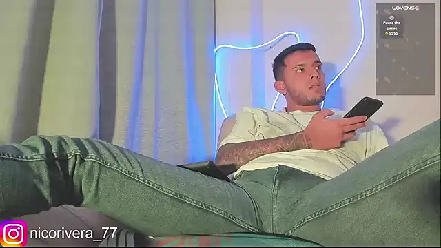 nico_rivera: δωμάτιο απευθείας συνομιλίας