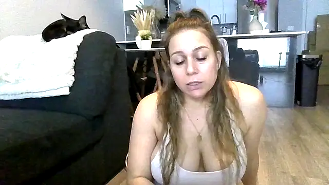 XXX chat uživo modela thedevinemama