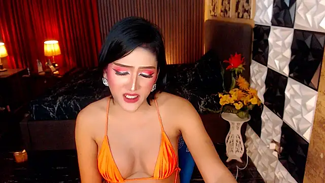 MassiveHorseCockTrans Pertunjukan Webcam