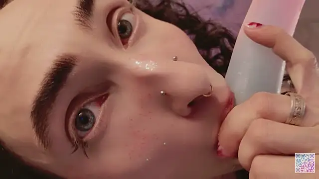 Pokazy przed kamerką – Queen_of_tease