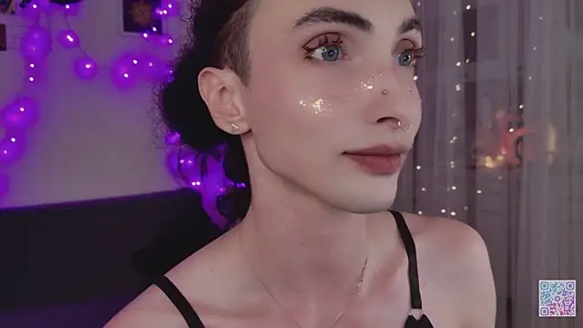Queen_of_tease Show Webcam