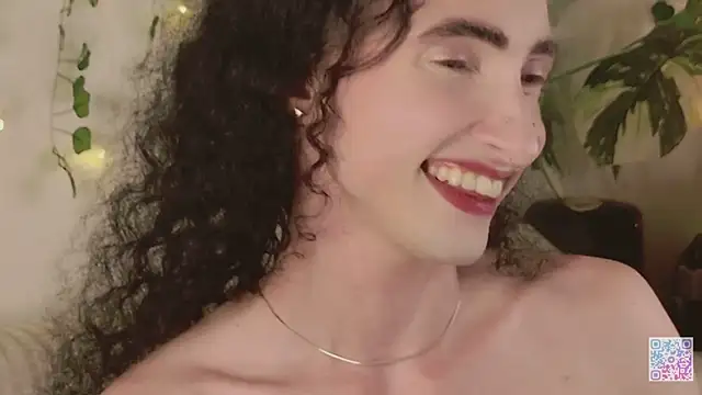 הופעת וובקאם של Queen_of_tease