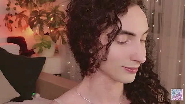 Queen_of_tease Show in webcam