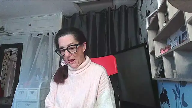 Mrs-Ivy Show in webcam