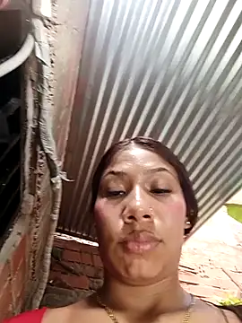 Rous-squir: διαδικτυακό σόου στην κάμερα