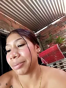 Rous-squir webkamerás műsora