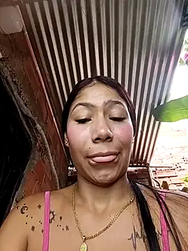 Rous-squir webkamerás műsora