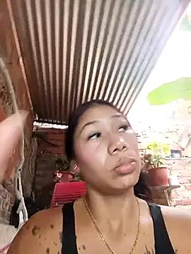 Rous-squir webkamerás műsora