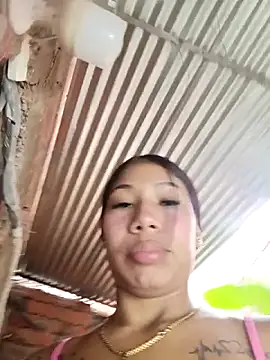 Rous-squir webkamerás műsora