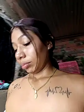 Rous-squir webkamerás műsora