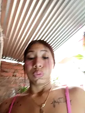 Pertunjukan Kamera Web Rous-squir