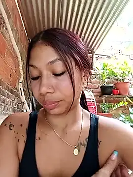 Rous-squir webkamerás műsora