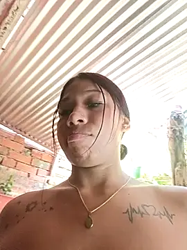 Rous-squir webkamerás műsora