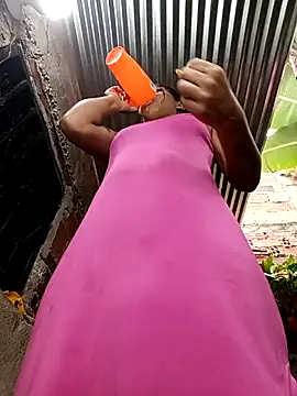 Rous-squir webkamerás műsora