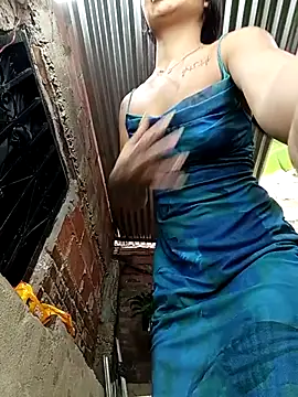 Show modela Rous-squir na web-kameri