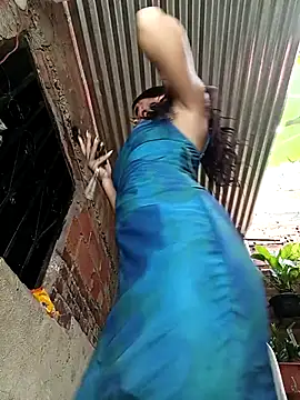 Rous-squir webkamerás műsora