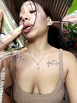 Rous-squir webkamerás műsora