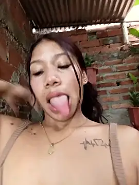 Show modela Rous-squir na web-kameri