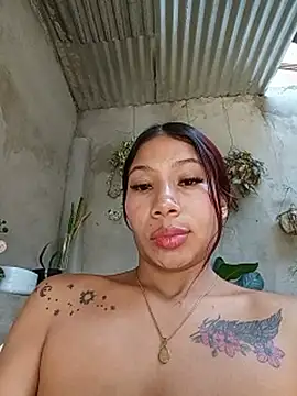 Show modela Rous-squir na web-kameri